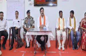 उपमुख्यमंत्री शर्मा ने राज्य शासन की समस्त योजनाओं के लाभ दिलाने के दिए निर्देश