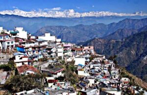 बर्फ से ढकी चोटियों की 200 मील लंबी शृंखला का नजारा, उत्तराखंड का यह हिल स्टेशन कुदरत का अनूठा उपहार