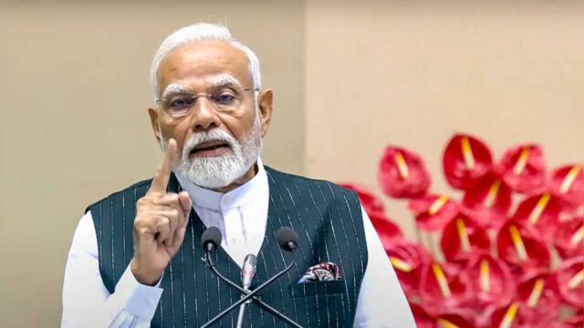modi_867_2.jpg