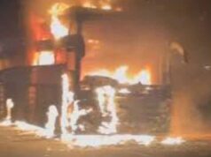 Gwalior में बस में लगी आग, टायर ब्लास्ट के बाद मचा हड़कंप; पुलिस ने रेस्क्यू कर बचाईं 16 जानें