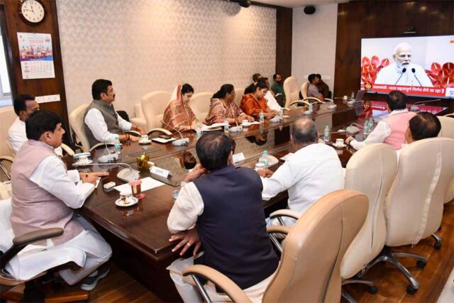 cm_yadav_c.jpg
