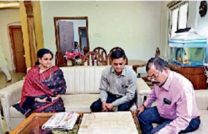 प्राचीन खजाने की खोज: पेंड्रा में मिली 500 साल पुरानी हस्तलिखित गीता और अन्य पांडुलिपियां