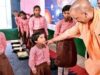 सरकारी स्कूलों के बच्चों को टेक्नोलॉजी और विज्ञान से जोड़ने में जुटी Yogi Adityanath सरकार