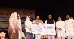 नई पीढ़ी के उज्ज्वल भविष्य पर जोर, वक्फ बोर्ड स्कॉलरशिप कार्यक्रम में CM का संबोधन