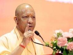 शिक्षामित्रों के लिए डबल तोहफा, 18 हजार मानदेय के साथ अब मिलेगा सम्मान
