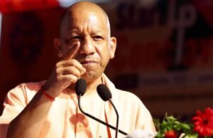 CM योगी आदित्यनाथ ने कहा “श्रमिक की इज्जत की पूरी ठेकेदारी सरकार की”