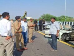कंटेनर में पीछे से घुसी कार, आजमगढ़ में भीषण सड़क हादसे से मचा हड़कंप