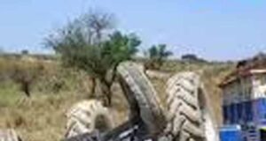 गोसलपुर में सड़क हादसा: हाईवे पर ट्रैक्टर-बस टकराए, 39 लोगों को आई चोटें