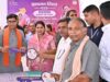 धमतरी के पीपरछेड़ी समाधान शिविर में मंत्री टंक राम वर्मा ने मौके पर किया जनसमस्याओं का त्वरित निराकरण