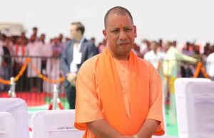 योगी सरकार श्रम कार्ड, वेतन वृद्धि जैसी सुविधाएं समय पर उपलब्ध करा रहीः संजीव कुमार गोंड