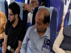 महाराष्ट्र की राजनीति में नई चर्चा, फ्लाइट में साथ दिखे फडणवीस और उद्धव ठाकरे