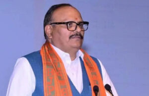ब्रजेश पाठक के आरोपों से सियासी हलचल, बोले- बाबरी मस्जिद चंदे का जवाब दे सपा और कांग्रेस