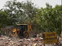 अतिक्रमणकारियों पर प्रशासन का प्रहार, बुलडोजर कार्रवाई से करोड़ों की भूमि हुई खाली
