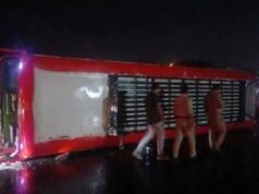 शराबी ड्राइवर की लापरवाही पड़ी भारी, इंदौर-उज्जैन रोड पर बस पलटी, 20 यात्री हुए घायल