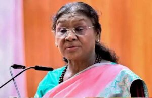 रानी दुर्गावती विश्वविद्यालय के 36वें दीक्षांत समारोह में राष्ट्रपति द्रौपदी मुर्मु ने किया मेधावियों का सम्मान