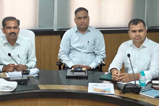 बकाया प्रकरणों के शीघ्र निराकरण पर जोर, परिवहन आयुक्त ने की समीक्षा बैठक