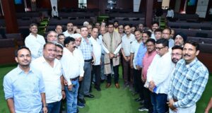 मंत्री चौधरी ने नियमित समय-समय पर स्टेकहोल्डर मीटिंग आयोजित करने के दिए निर्देश