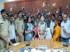 मोबाइल चोरी पर पुलिस का शिकंजा, एक महीने में 1,136 फोन बरामद कर लौटाए