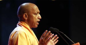 लालू व मुलयाम सिंह यादव की वर्तमान पीढ़ी कांग्रेस का चाबुक भूलकर उसी के साये में कर रही राजनीति