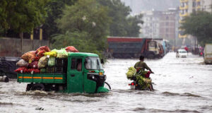Rain Alert: मध्य प्रशांत से बंगाल की खाड़ी तक फैला बादलों का विशाल कारवां, कई राज्यों में भारी बारिश की संभावना