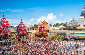जगन्नाथ रथ यात्रा 2026: पुरी में भक्तों की भारी भीड़, होटल किराया ₹50,000 पार पहुंचा