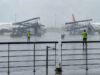 Mumbai Airport Weather: जीरो विजिबिलिटी से उड़ानें प्रभावित, इंदौर में 2 मिनट के गैप में उतरे दो पैसेंजर विमान, 240+ यात्री परेशान