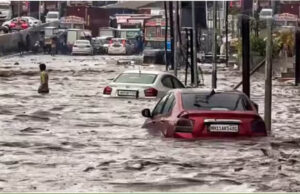 मुंबई Rain Alert: मूसलाधार बारिश से मायानगरी बेहाल, घुटनों तक पानी, रेलवे ट्रैक लबालब, स्कूल-कॉलेज बंद