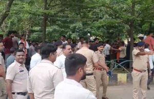 बिलासपुर में प्रार्थना सभा को लेकर हंगामा, हिंदू संगठनों के धर्मांतरण के आरोप से गरमाई सियासत