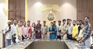 सेफ क्लिक 2.0 अभियान के दौरान 1461 गुम मोबाइल लौटाए