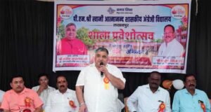 उज्ज्वल भविष्य की दी शुभकामनाएं, छात्राओं को साइकिल भेंट कर बढ़ाया उत्साह