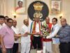 राज्यपाल डेका से मिले सर्वोदय शांति पदयात्रा के संत, विभिन्न विषयों पर हुई चर्चा