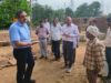 ग्राम चदैनिया में हितग्राहियों से किया संवाद, समय-सीमा में गुणवत्तापूर्ण आवास निर्माण के दिए निर्देश