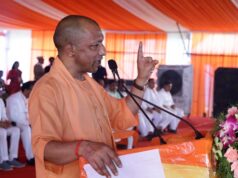 पिछली सरकारों ने 29 चीनी मिलों को बंद किया और 21 चीनी मिलों को औने-पौने दाम पर बेच दिया था, डबल इंजन सरकार कर रही 122 चीनी मिलों का संचालनः सीएम योगी