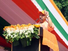 15 अगस्त से पहले राजधानी की सड़कों पर दिखा राष्ट्रप्रेम का अद्भुत नजारा, लहराया तिरंगा