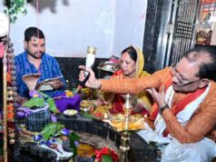 नागपंचमी के शुभ संयोग पर CM साय ने फलेश्वरनाथ महादेव के किए दर्शन, विधि-विधान से की पूजा-अर्चना