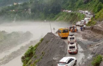 Uttarakhand Rain Alert: पहाड़ों में मौसम का तांडव, भारी बारिश से जनजीवन प्रभावित; IMD ने जारी की चेतावनी