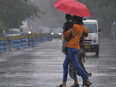 Monsoon Alert: कई राज्यों में भारी बारिश की चेतावनी, गुजरात में रेड अलर्ट; अगस्त के मौसम का पूरा हाल