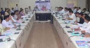 संभाग आयुक्त श्याम धावड़े ने मैदानी स्तर पर प्रभावी क्रियान्वयन एवं नियमित मॉनिटरिंग पर दिया जोर