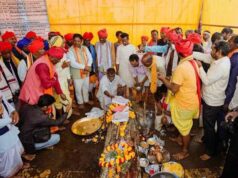 Bastar दशहरा की पहली रस्म संपन्न, जंगल से लाई साल की लकड़ी मां दंतेश्वरी को चढ़ाई