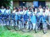 बेटियों के सपनों को मिली रफ्तार, ठग्गांव की 18 छात्राओं को साइकिल वितरण