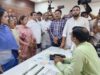 राहुल गांधी के कार्यक्रम की अनुमति लेने इंदौर नगर निगम पहुंचे कांग्रेस नेता