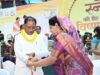 शहीद उप निरीक्षक युगल किशोर वर्मा की धर्मपत्नी माधुरी वर्मा ने बांधी राखी तो भावुक हुए मुख्यमंत्री विष्णुदेव साय