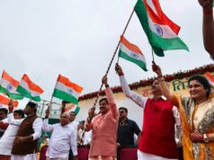 मुख्यमंत्री डॉ. यादव के नेतृत्व में टी.टी. नगर स्टेडियम से विशाल तिरंगा के साथ आरंभ हुई तिरंगा यात्रा