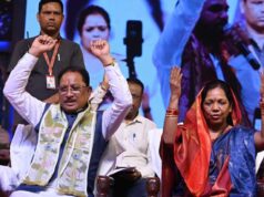 मुख्यमंत्री विशाल दही हांडी उत्सव में हुए शामिल, गोविंदाओं की टोलियों का बढ़ाया उत्साह