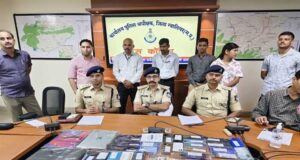 डुप्लेक्स से करोड़ों की साइबर ठगी का कारोबार! ग्वालियर पुलिस की बड़ी कार्रवाई, नेटवर्क के 5 आरोपी गिरफ्तार