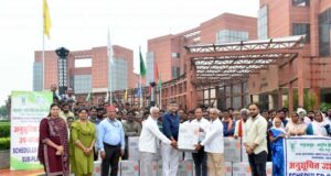 कृषि में तकनीक का साथ, ICAR-NIBSM ने किसानों को बांटे आधुनिक उपकरण
