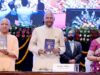 सोशल मीडिया पर पांच से सात घंटे बिताने वाले युवा एक-दो घंटे पुस्तकों को दें : मुख्यमंत्री योगी