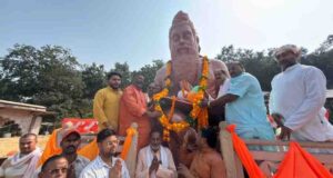 महर्षि वाल्मीकि के सम्मान में योगी सरकार की पहल, लखनऊ के गोमती तट पर स्थापित हुई भव्य प्रतिमा