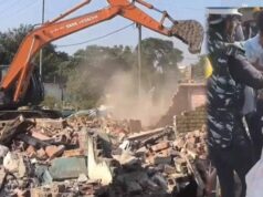 इंदौर RE-2 पर बुलडोजर चला तो भड़के लोग, पथराव के बाद पुलिस ने खदेड़ा; दो घायल