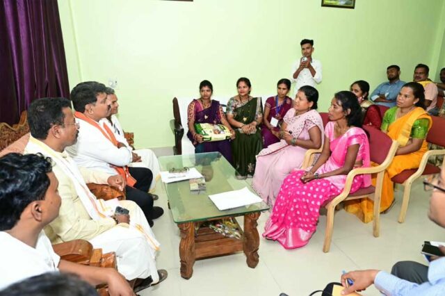 mahila_044.jpg